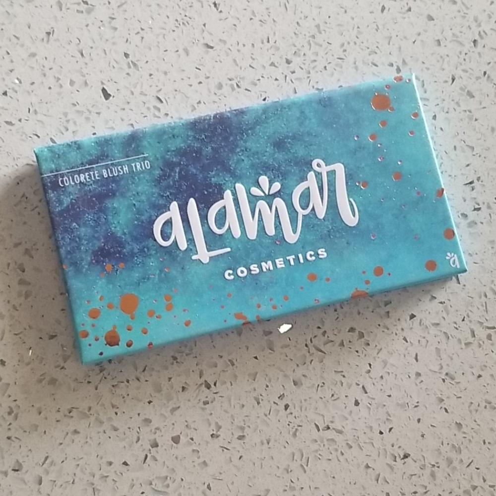 Alamar cosmetics blush trio in fair light